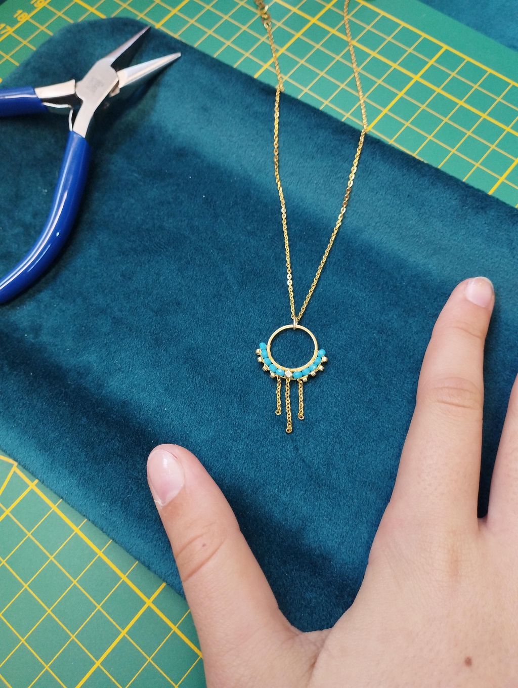 atelier bijou, pour tous, tissage de perles, activité vacances, atelier créatif, 44, saint brevin les pins