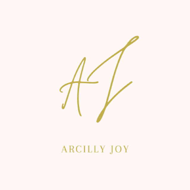 Arcilly Joy vous propose des accessoires faits à la main avec précision et délicatesse, pour apporter originalité et allure à votre style. Parmi nos boucles d'oreilles, bracelets, boutons de manchettes etc... vous trouverez immanquablement  le modèle fait pour vous !

Nos articles sont crées artisanalement à partir d'argile polymère et d'accessoires en métal (plaqué or acier inoxydable, zinc et laiton).

​