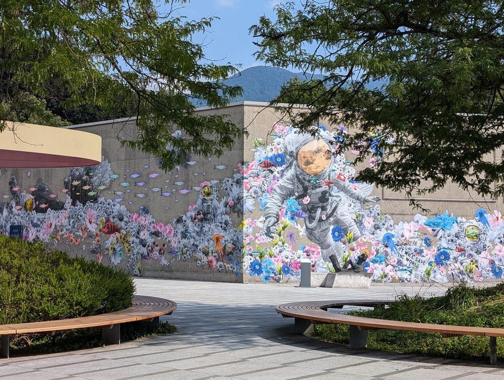 Dive into the Lugaxy Astro Lake collection, inspired by Yuri Catania’s cosmic street art project that merges Lake Lugano’s natural beauty with futuristic, space-inspired themes. This unique artwork celebrates the wonders of water and space, bringing together t-shirts, prints, posters, and paste-up kits that capture the serene depths of Lake Lugano alongside visionary depictions of stars, planets, and celestial elements. Lugaxy Astro Lake invites art lovers and collectors to experience the peaceful interplay between Earth’s natural landscapes and the mysteries of the universe through exclusive, collectible designs.

Tauchen Sie ein in die Lugaxy Astro Lake-Kollektion, inspiriert von Yuri Catanias kosmischem Street-Art-Projekt, das die natürliche Schönheit des Luganersees mit futuristischen, weltrauminspirierten Themen vereint. Dieses einzigartige Kunstwerk feiert die Wunder von Wasser und Raum und bietet T-Shirts, Drucke, Poster und Paste-up-Kits, die die friedlichen Tiefen des Luganersees mit visionären Darstellungen von Sternen, Planeten und himmlischen Elementen einfangen. Lugaxy Astro Lake lädt Kunstliebhaber und Sammler ein, das harmonische Zusammenspiel zwischen den natürlichen Landschaften der Erde und den Geheimnissen des Universums durch exklusive, sammelbare Designs zu erleben.

Immergiti nella collezione Lugaxy Astro Lake, ispirata al progetto di street art cosmico di Yuri Catania che unisce la bellezza naturale del Lago di Lugano con temi futuristici e ispirati allo spazio. Questa opera d’arte unica celebra le meraviglie dell’acqua e dello spazio, offrendo t-shirt, stampe, poster e kit di paste-up che catturano la serenità delle profondità del Lago di Lugano accanto a visioni di stelle, pianeti e elementi celesti. Lugaxy Astro Lake invita amanti dell’arte e collezionisti a esplorare il pacifico dialogo tra i paesaggi naturali della Terra e i misteri dell’universo attraverso pezzi esclusivi e da collezione.

Plongez dans la collection Lugaxy Astro Lake, inspirée par le projet de street art cosmique de Yuri Catania qui fusionne la beauté naturelle du Lac de Lugano avec des thèmes futuristes et inspirés de l’espace. Cette œuvre unique célèbre les merveilles de l'eau et de l'espace, offrant des t-shirts, tirages, affiches et kits de paste-up qui capturent les profondeurs paisibles du Lac de Lugano aux côtés de représentations visionnaires d'étoiles, de planètes et d'éléments célestes. Lugaxy Astro Lake invite les amateurs d’art et les collectionneurs à découvrir l'harmonie entre les paysages naturels de la Terre et les mystères de l'univers à travers des pièces exclusives et de collection.


