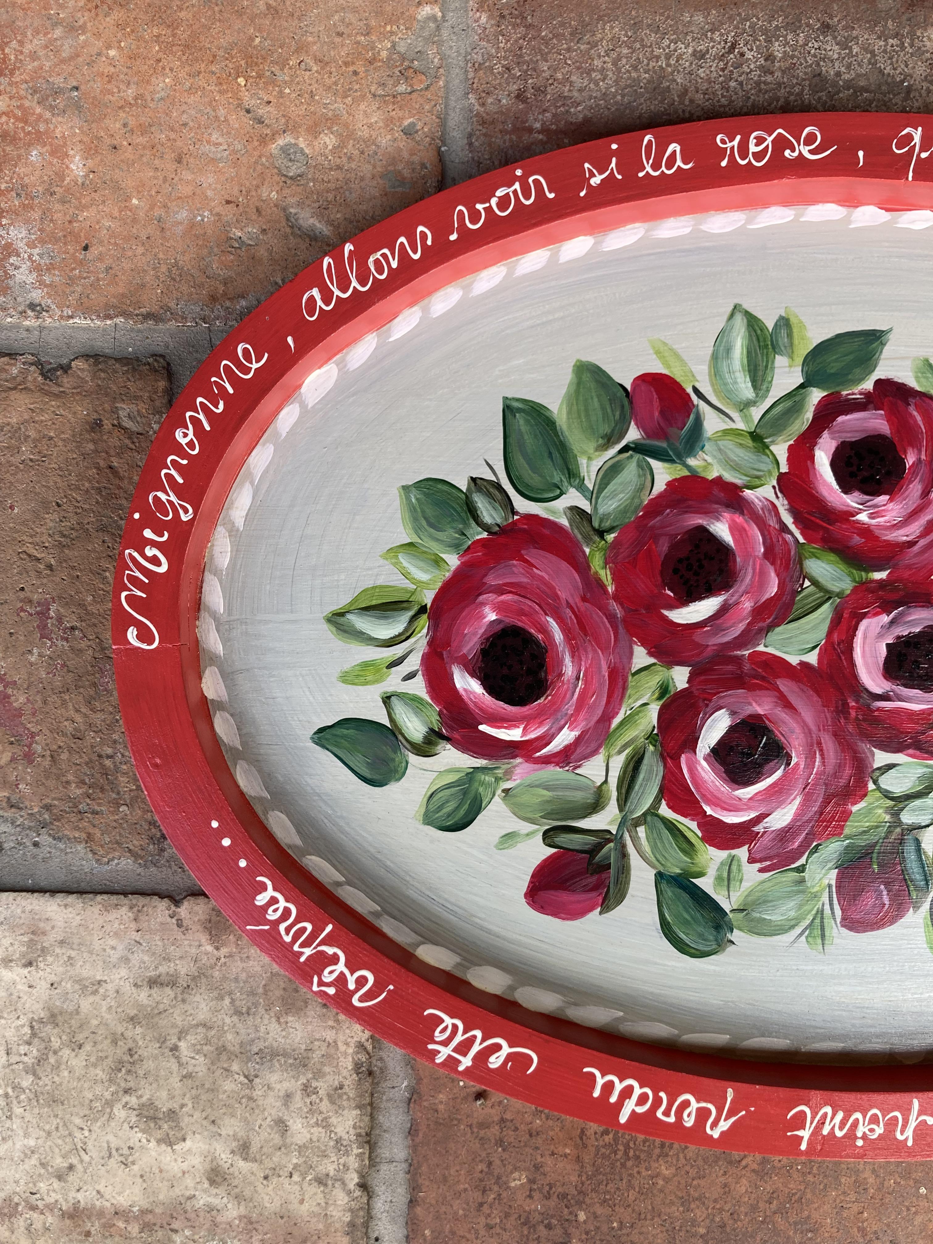 plateaux chinés et retransformés.
Divers décors réalisés à la main.