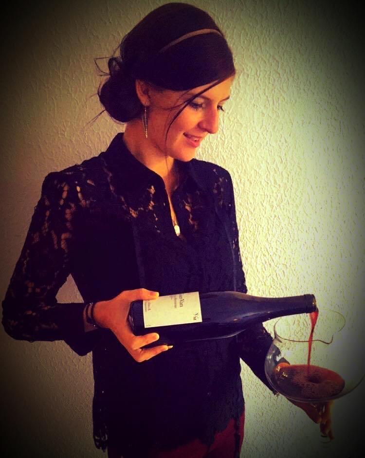 Sommelière indépendante chez Winelove
Vous pouvez ici commander vos produits et cartes cadeaux. 

Également :
Formatrice en vins et spiritueux pour Atout Terroir/ Meilleure sommelière du Sud-Ouest 2014/Meilleure dégustation à l’aveugle des vins du Sud-Ouest 2013. 