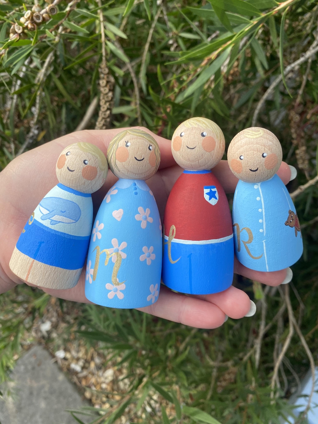 Custom family peg doll portraits