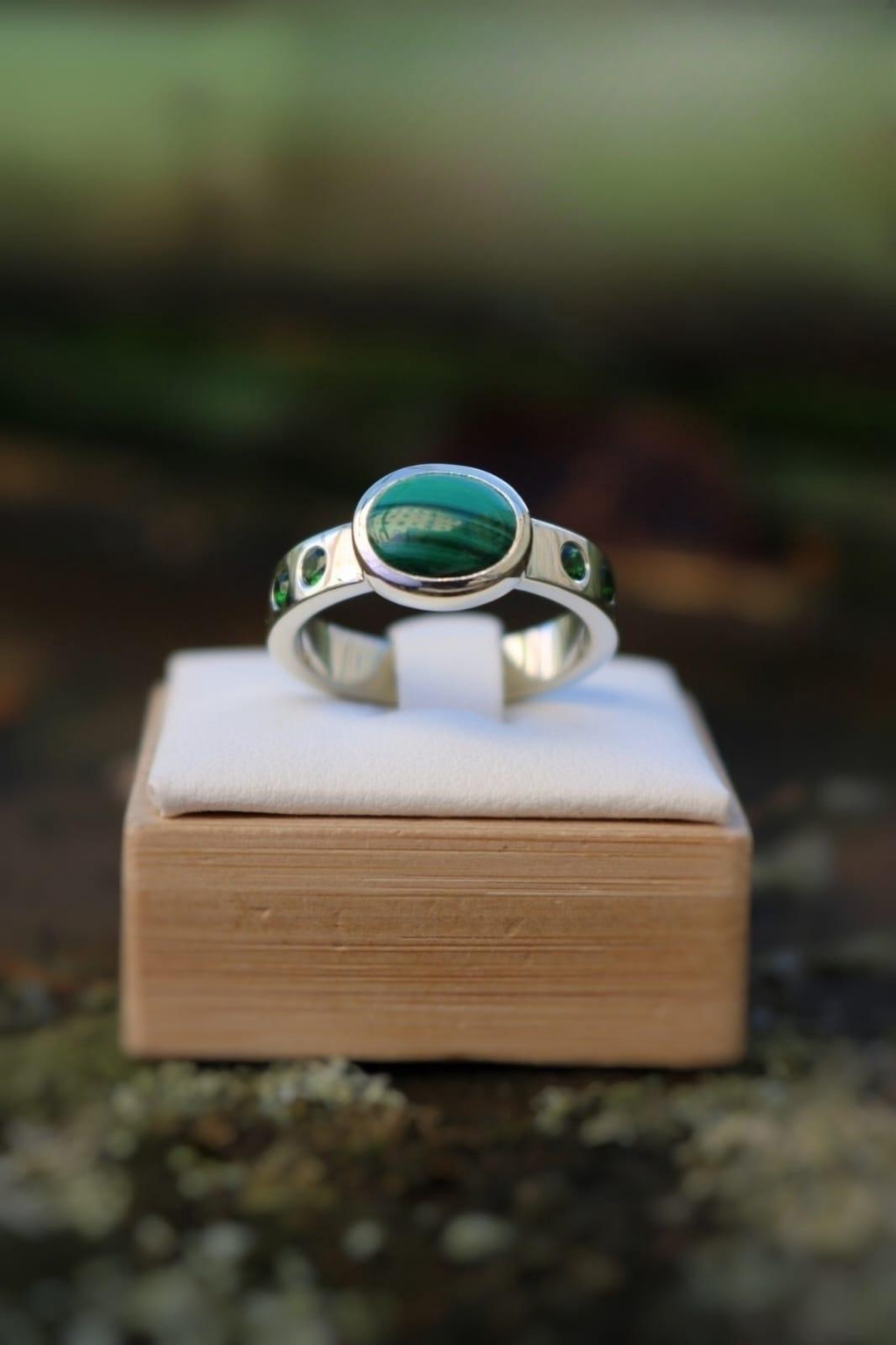 Uniikit hopeiset kukka korvakorut sinisillä akaateilla, tilaustyö, lahja