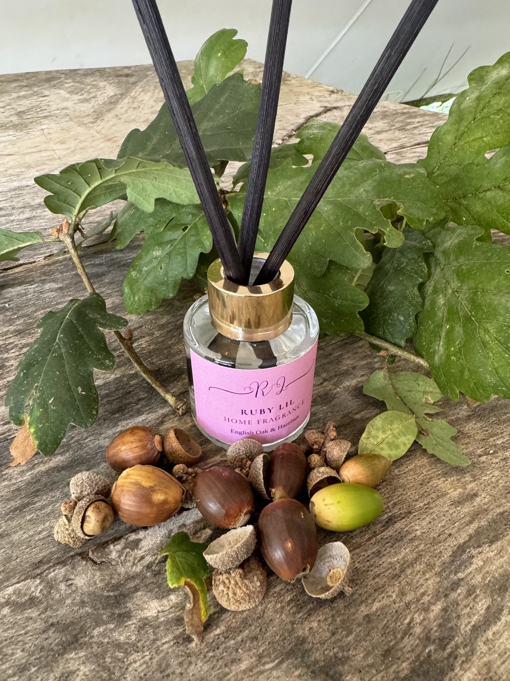 Reed diffusers, all vegan and paraben free. 
All reed diffusers come in 100ml clear glass bottles and supplied with 3 fibre reeds which provide an excellent scent throw. 