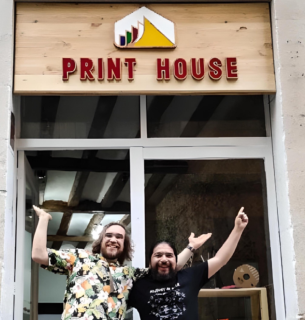 <a href="https://www.celebrents.es/print-house-288543/?sello=true"><img src="https://s3-eu-west-1.amazonaws.com/celebrents/cobi/media/cct61/sellos/sello_profesional_2023.png" alt="Print House en Celebrents" title="Print House en Celebrents" /></a>