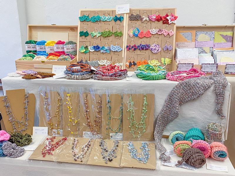 Creazioni artigianali ad uncinetto fatte a mano a Lugano: abiti, accessori e decorazioni uniche
