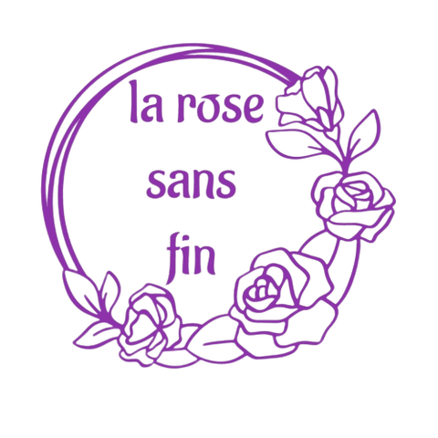 Creation de rose éternelle en satin, objet de décoration. A offrir pour toutes occasions. 