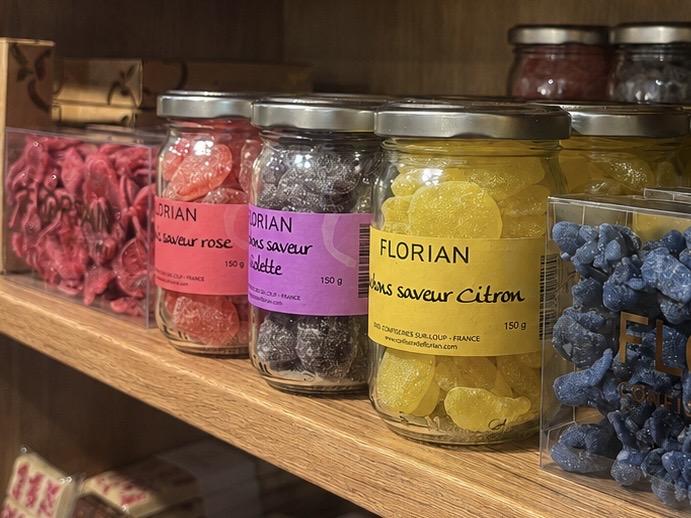 La Confiserie Florian c'est un savoir-faire depuis 1921 allié au respects des valeurs traditionnelles et familiales. 
Les Maîtres confiseurs ont l'art de transformer fruits et fleurs en délicates friandises (bonbons, chocolats, confitures et autres gourmandises).