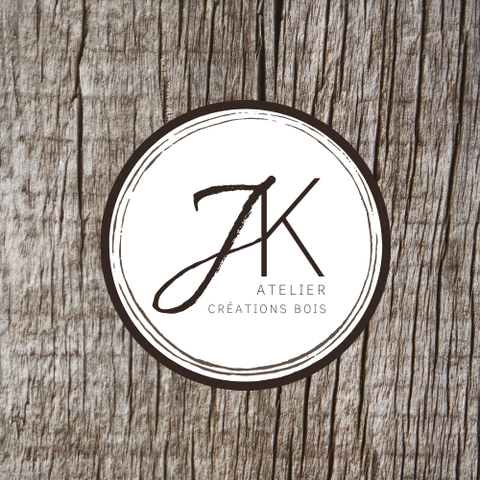 Planches de présentation réalisées en bois de vieux meubles destinés a la déchèterie