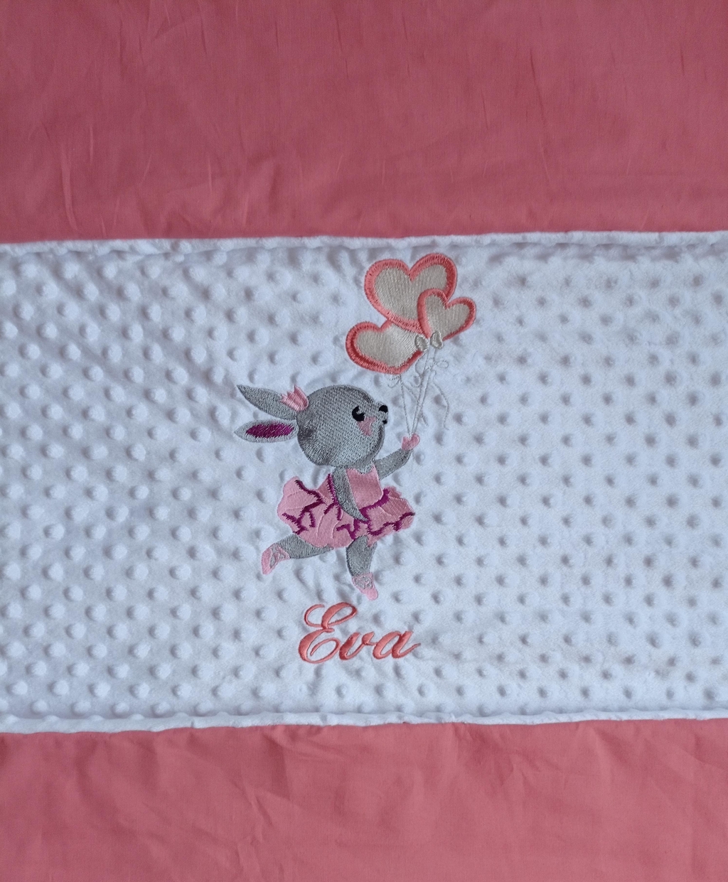 Broderie personnalisé et couture fait main 