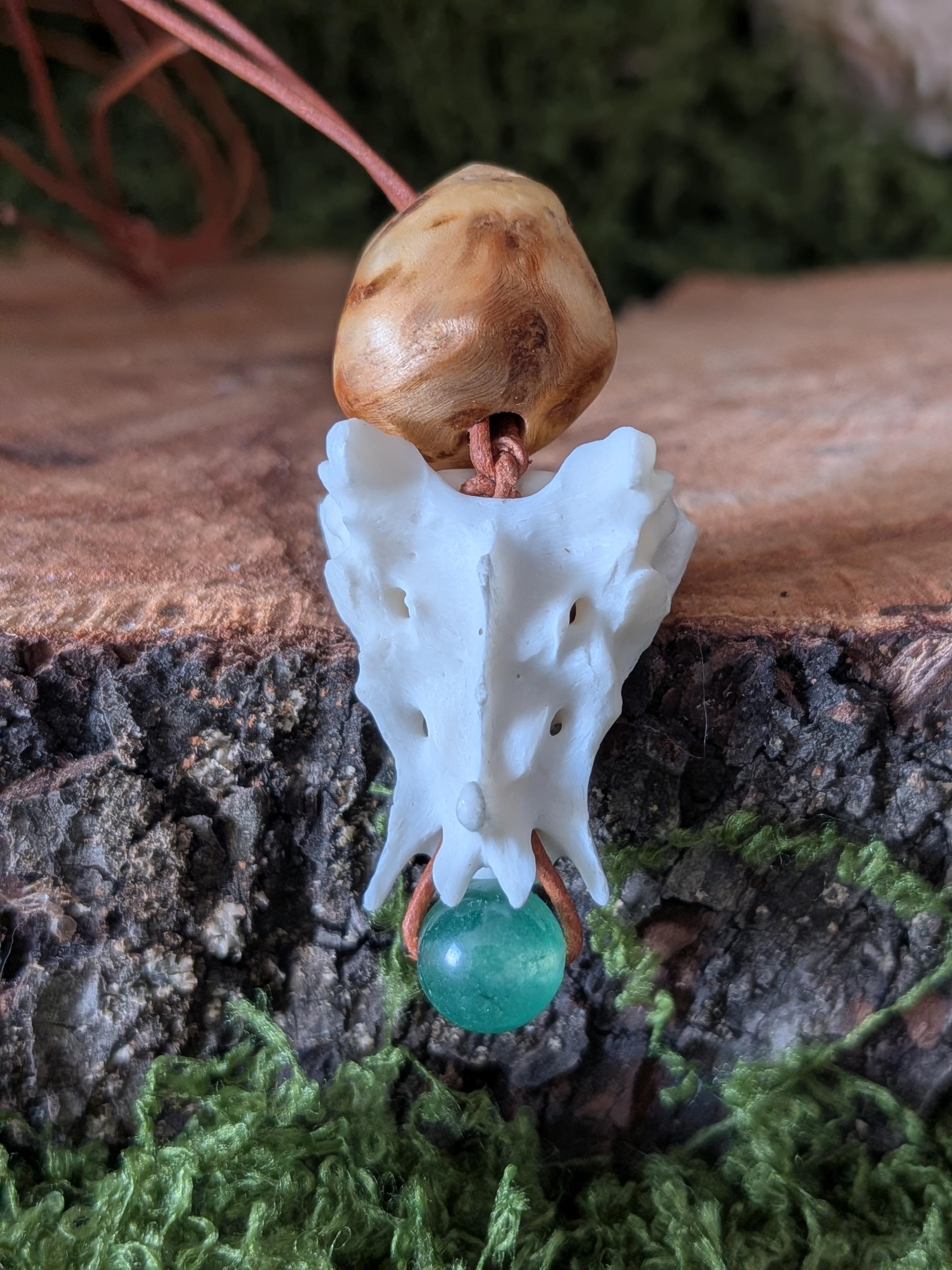 Schmuck aus Knochen Und Geweih