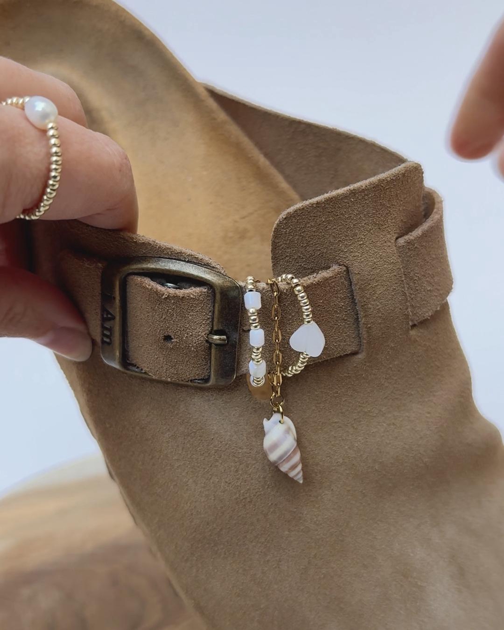 Bijoux charms à birkenstock pour les modèles boston, de la marque Hinuii