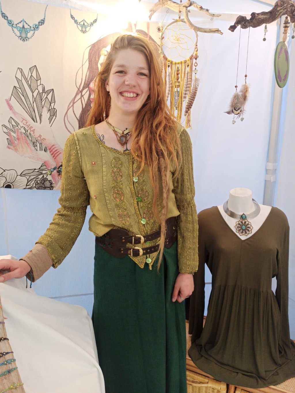 Bijoux micro-macramé & pierres en Ardèche.

Bijoux micro-macramé uniques, pierres semi-précieuses. Créations artisanales près d’Aubenas.
