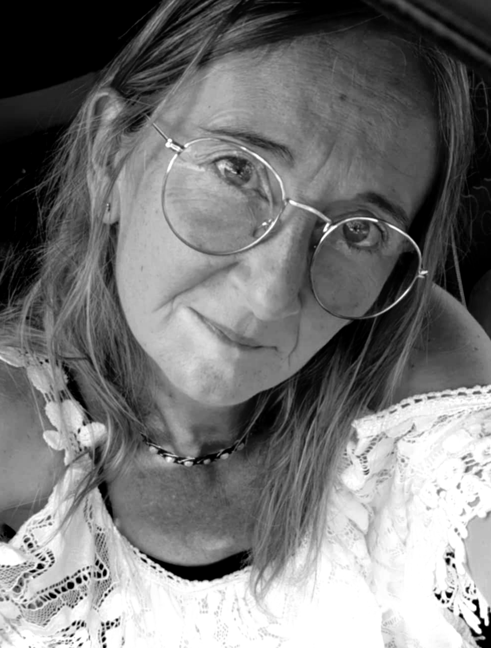 Portrait de Sylvia, créatrice de La Clé de l’Âme et praticienne énergétique