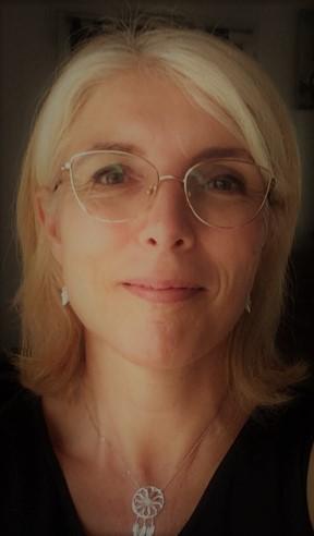 Céline Sanchez, Praticienne certifiée et aide-soignante propose des massages spécialisés autour de Méjannes-le-Clap