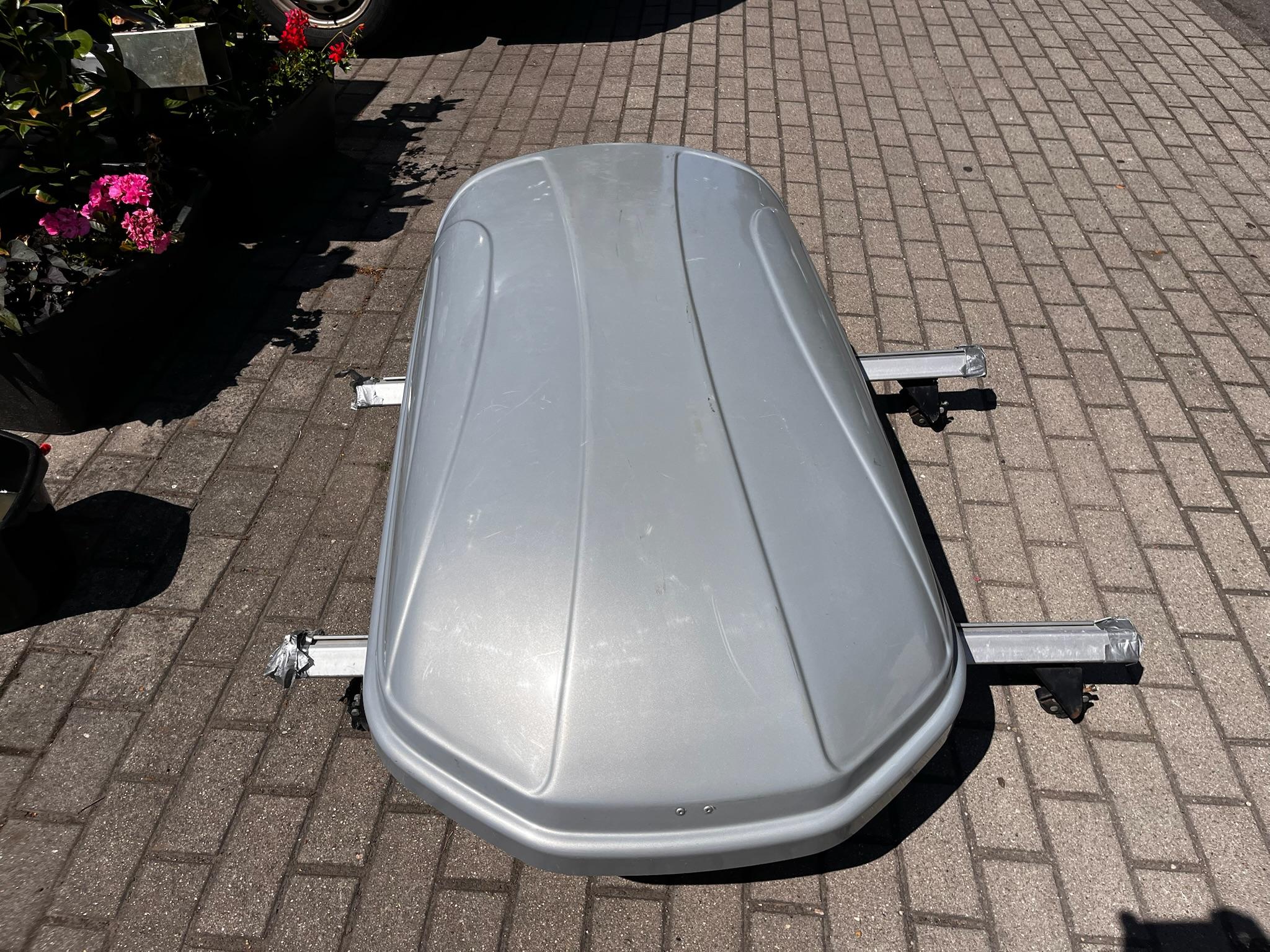 Dachkoffer und Fahrradträger zum mieten