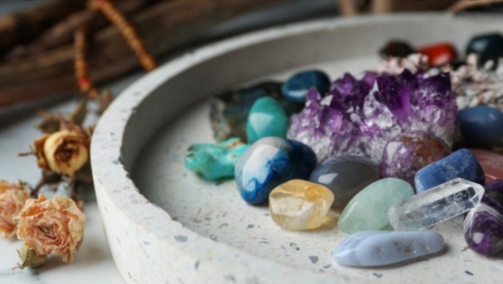 LA LITHOTHÉRAPIE!
LE MIEUX ÊTRE AVEC LES PIERRES...