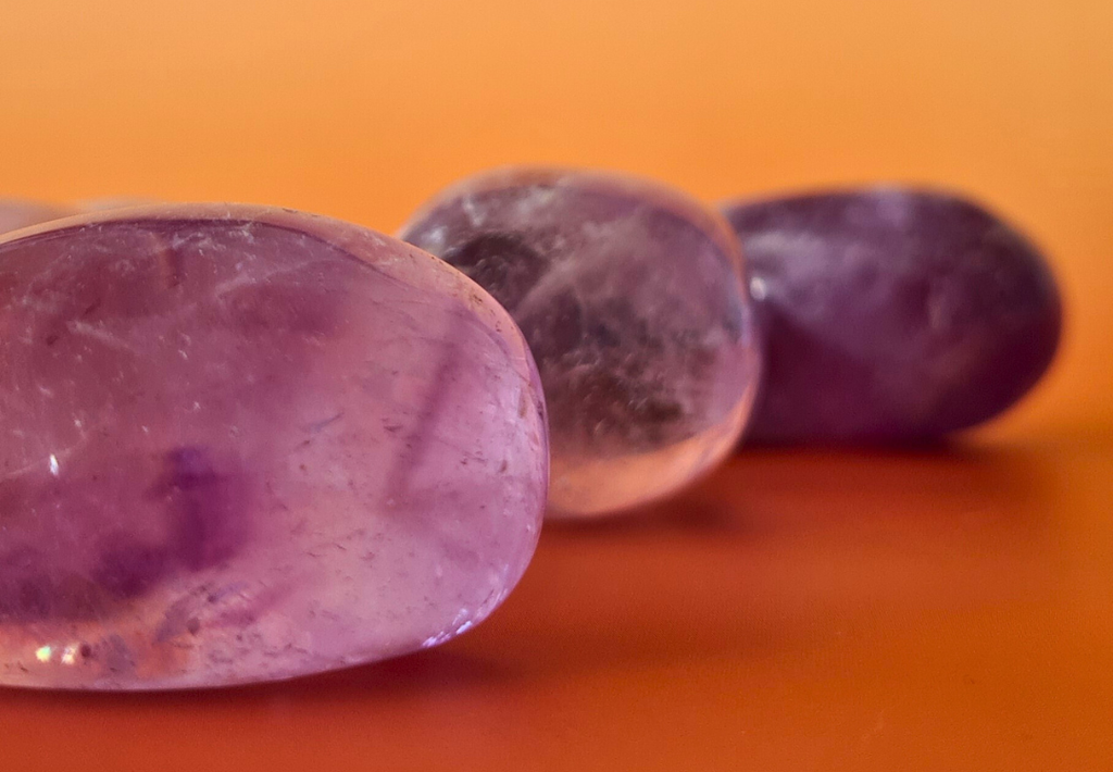 Pierres roulées lithothérapie pierres naturelles améthyste labradorite quartz rose 