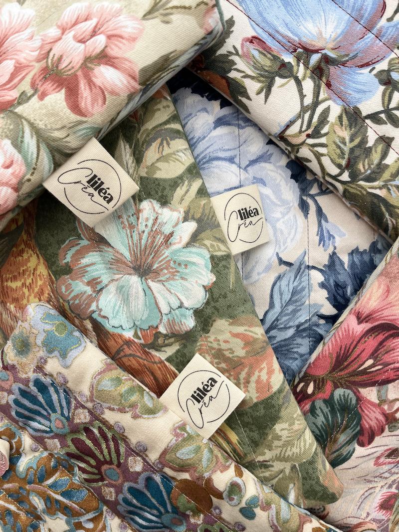 Découvrez la collection actuelle des pochettes de livre fabriquées dans des tissus upcyclés