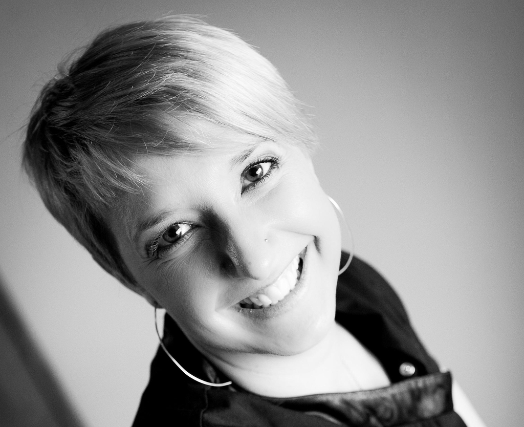 Rencontrez Léa, la créatrice passionnée derrière Bulléa. Avec un amour pour les cosmétiques naturels et les soins de bien-être, Léa s'engage à offrir des produits de haute qualité, fabriqués en France avec des ingrédients naturels. Découvrez son histoire et sa vision. 