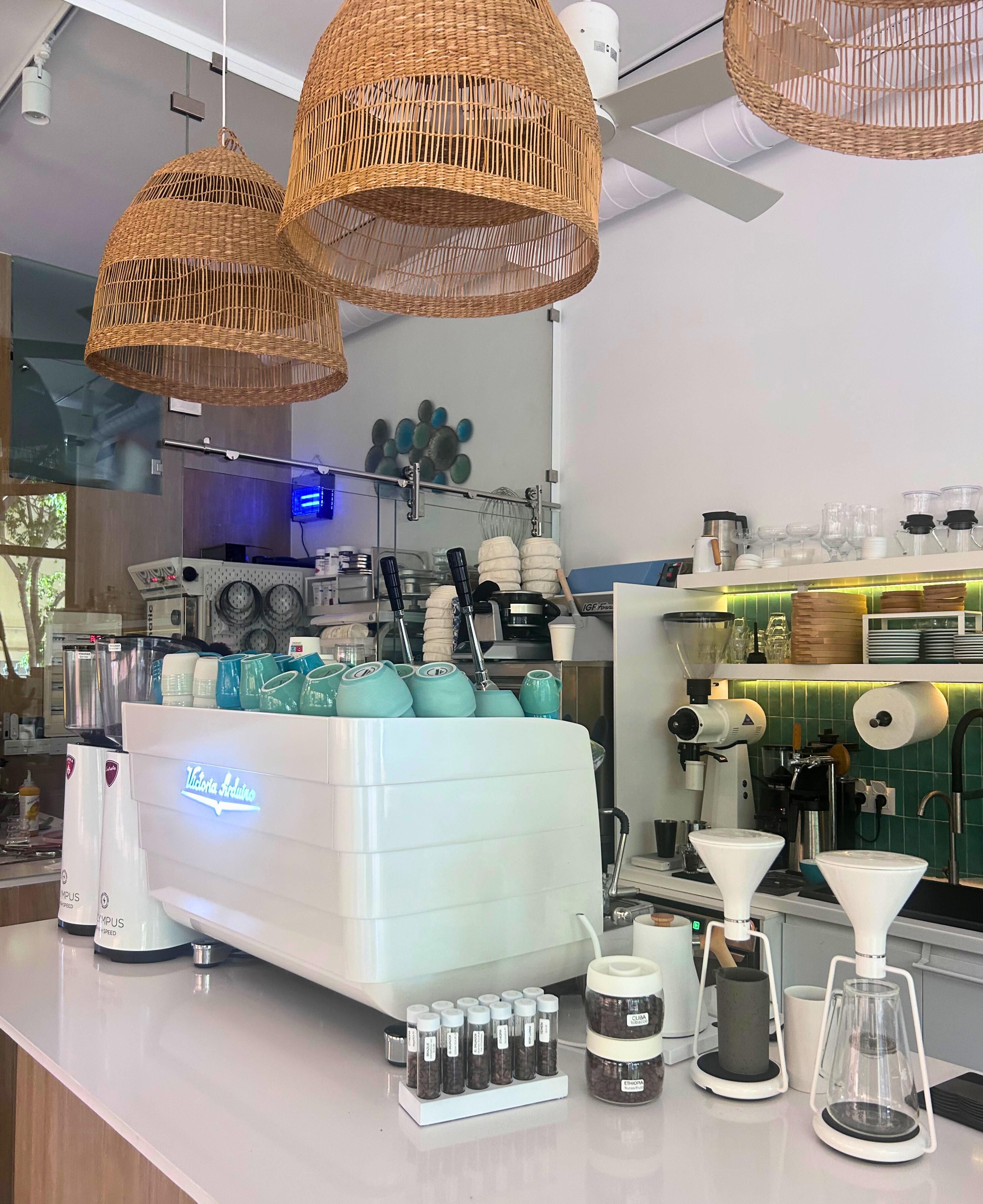 BENO Coffee Roasters & Artisanal Bakery in Marbella – cozy café atmosphere with fresh pastries, bagels, and specialty coffee