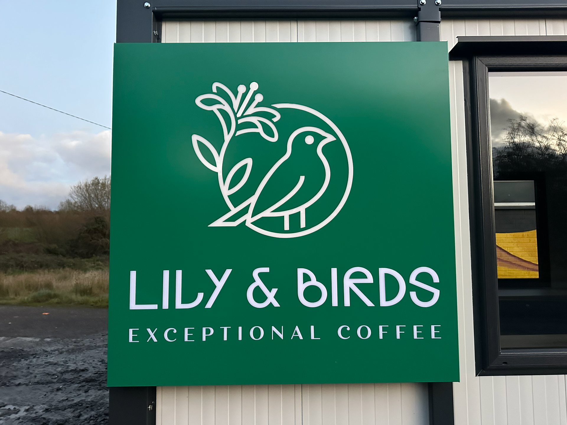 Lily & Birds logo