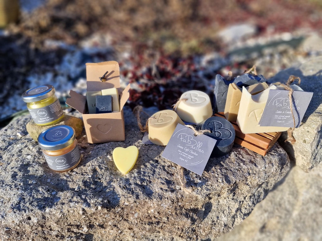   Savons et produits cosmétiques naturels 
