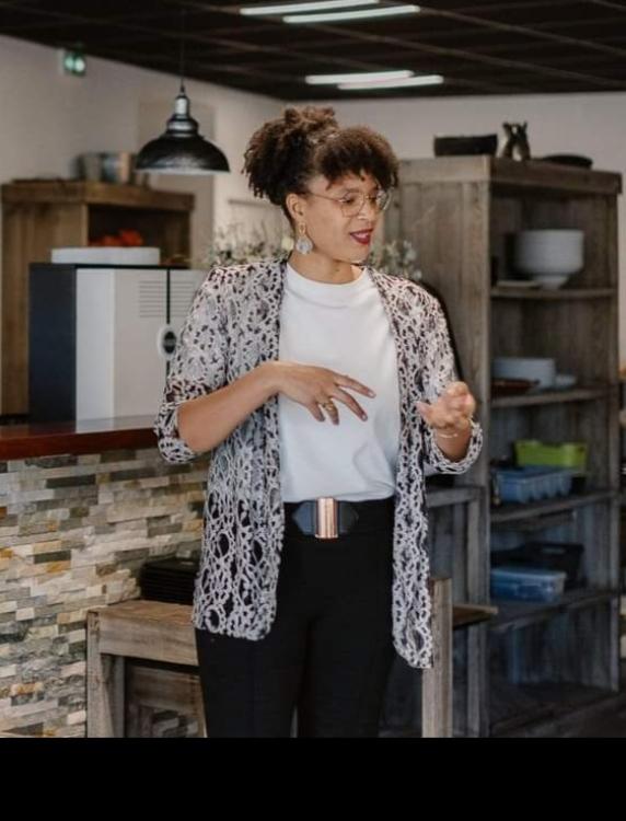 Maeva Girard, numérologue et fondatrice de la méthode Cosaan