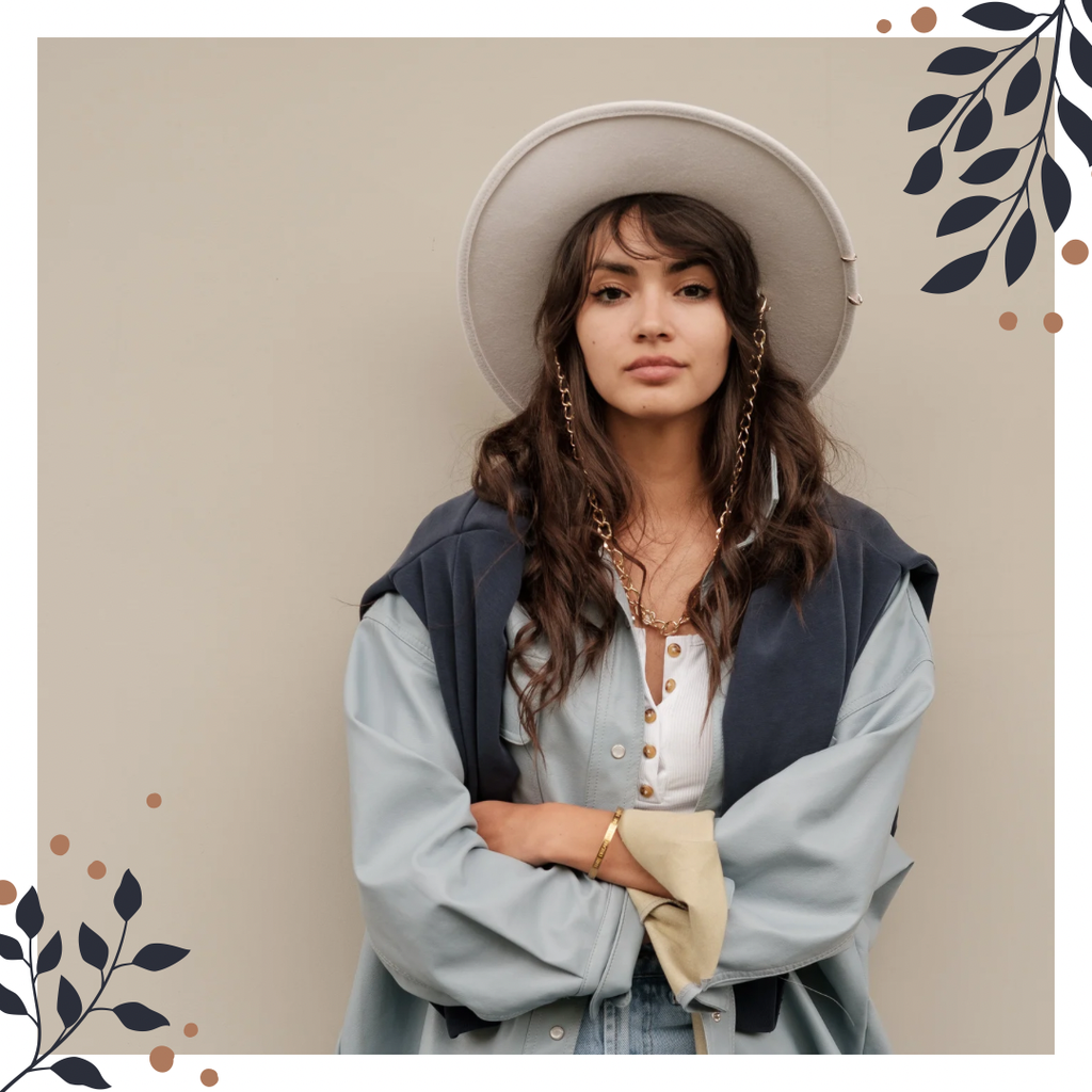 Laissez-vous séduire par notre  collection pour femme, Chaque pièce a été soigneusement sélectionnée pour sublimer votre silhouette.