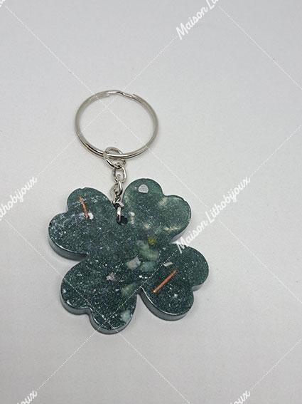 Orgonite porte-clés en forme de trèfle en Aventurine vete