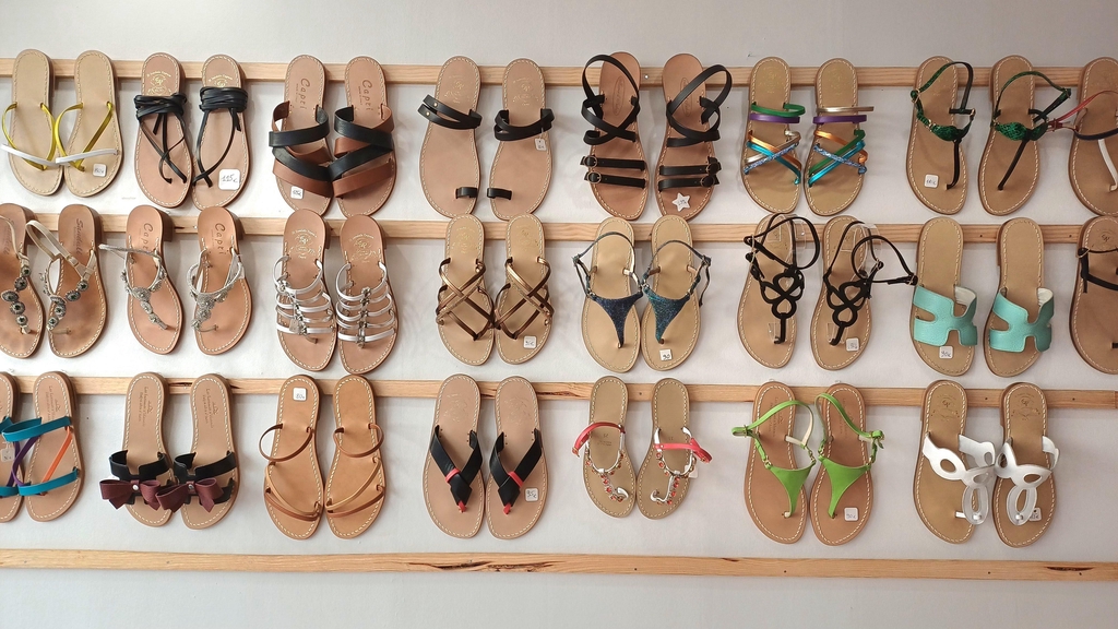 ATELIER SANDALES SUR MESURE
MAROQUINERIE