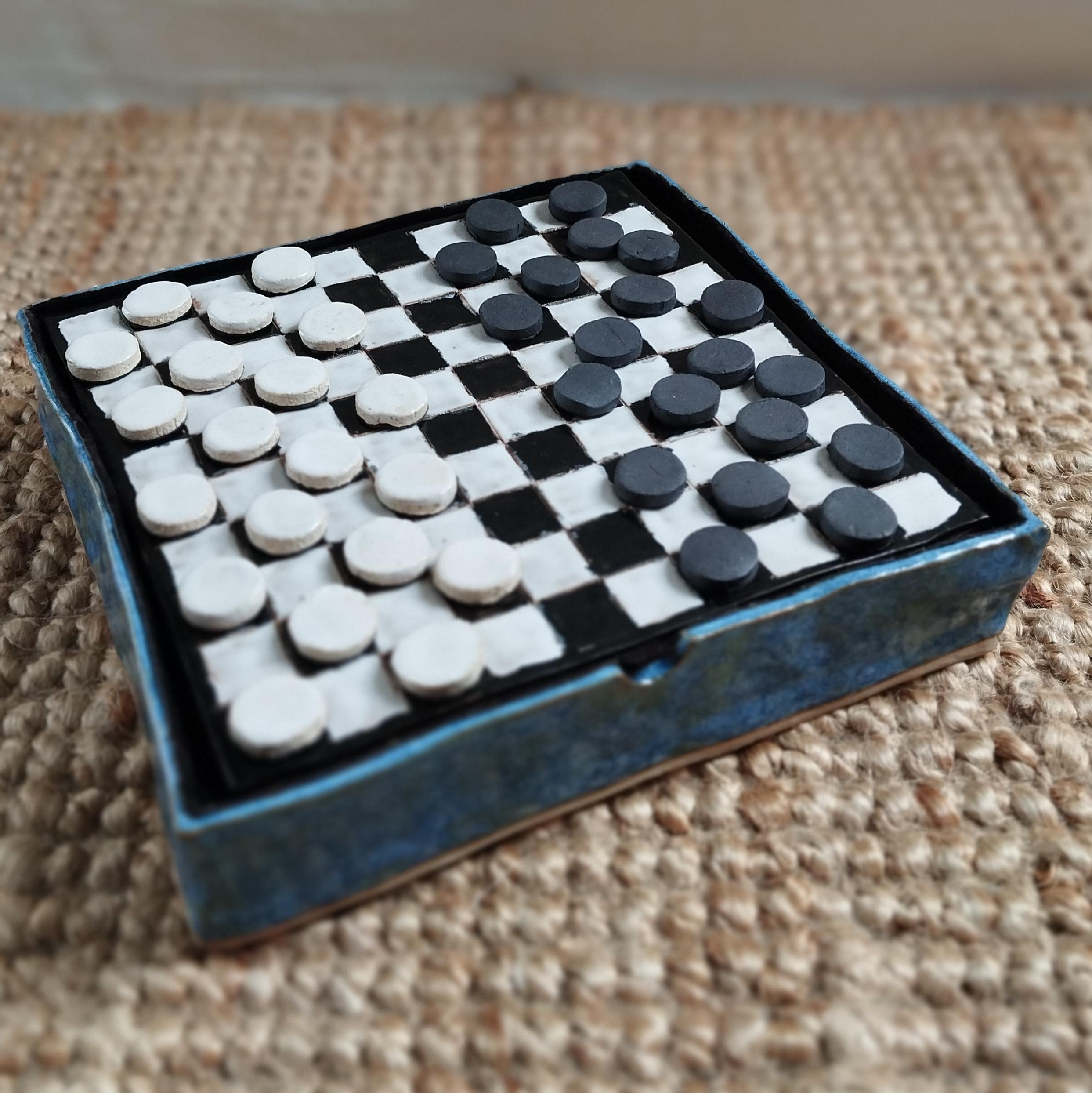 Jeu de dames en argile