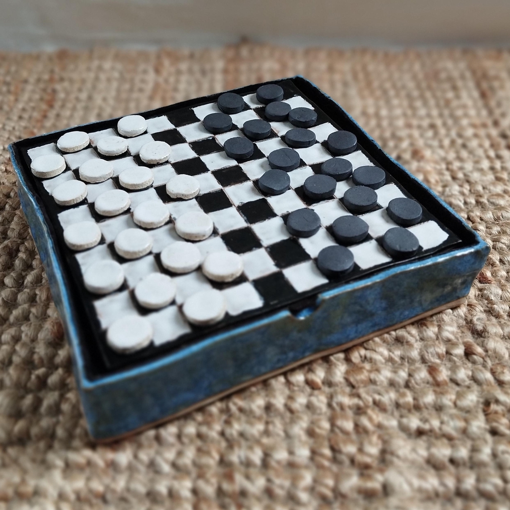 Jeu de dames en argile