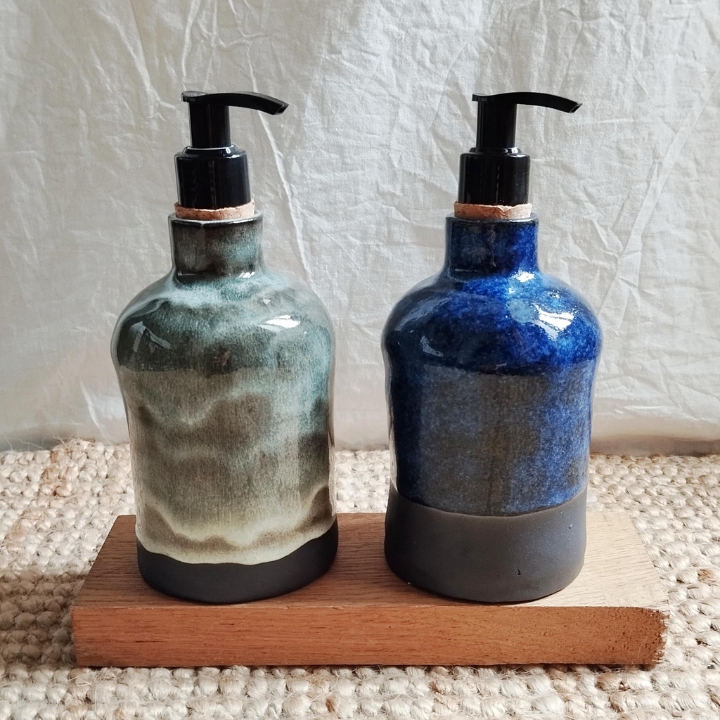 Distributeurs pour savon liquide en argile noir émail vert