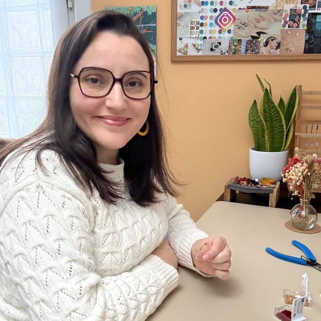 Photo de Caroline creatrice de la marque de bijoux élycéa