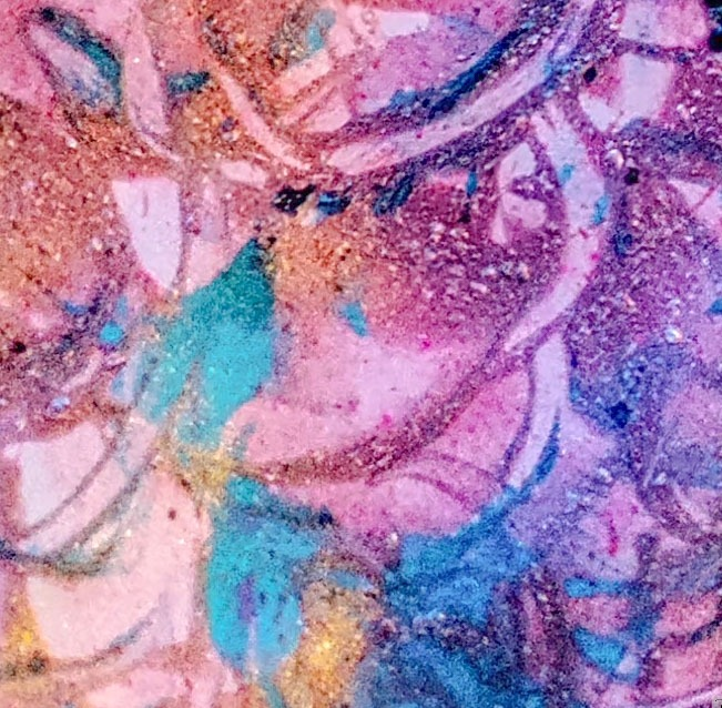 Uniikkia taidetta, koruja ja arkea helpottavaa kauneutta