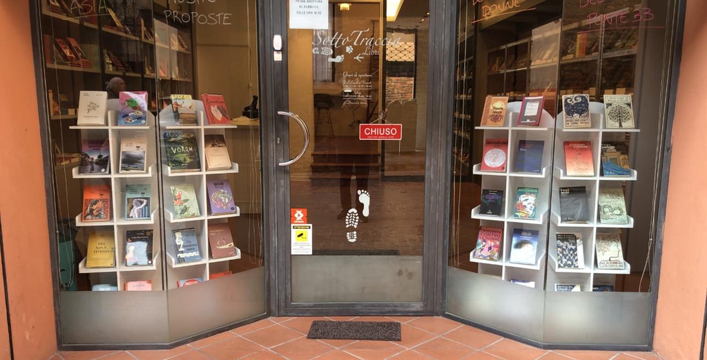 SottoTraccia - Vetrina Libreria Imola