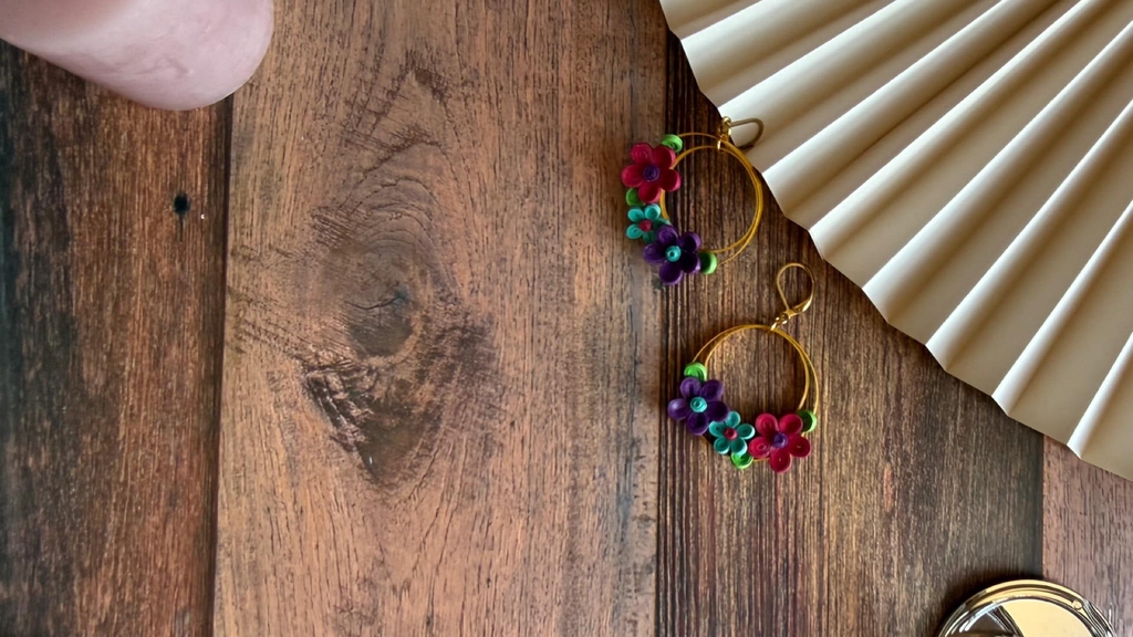 Boucles d'oreilles en papier Créoles fleuries violet et rose