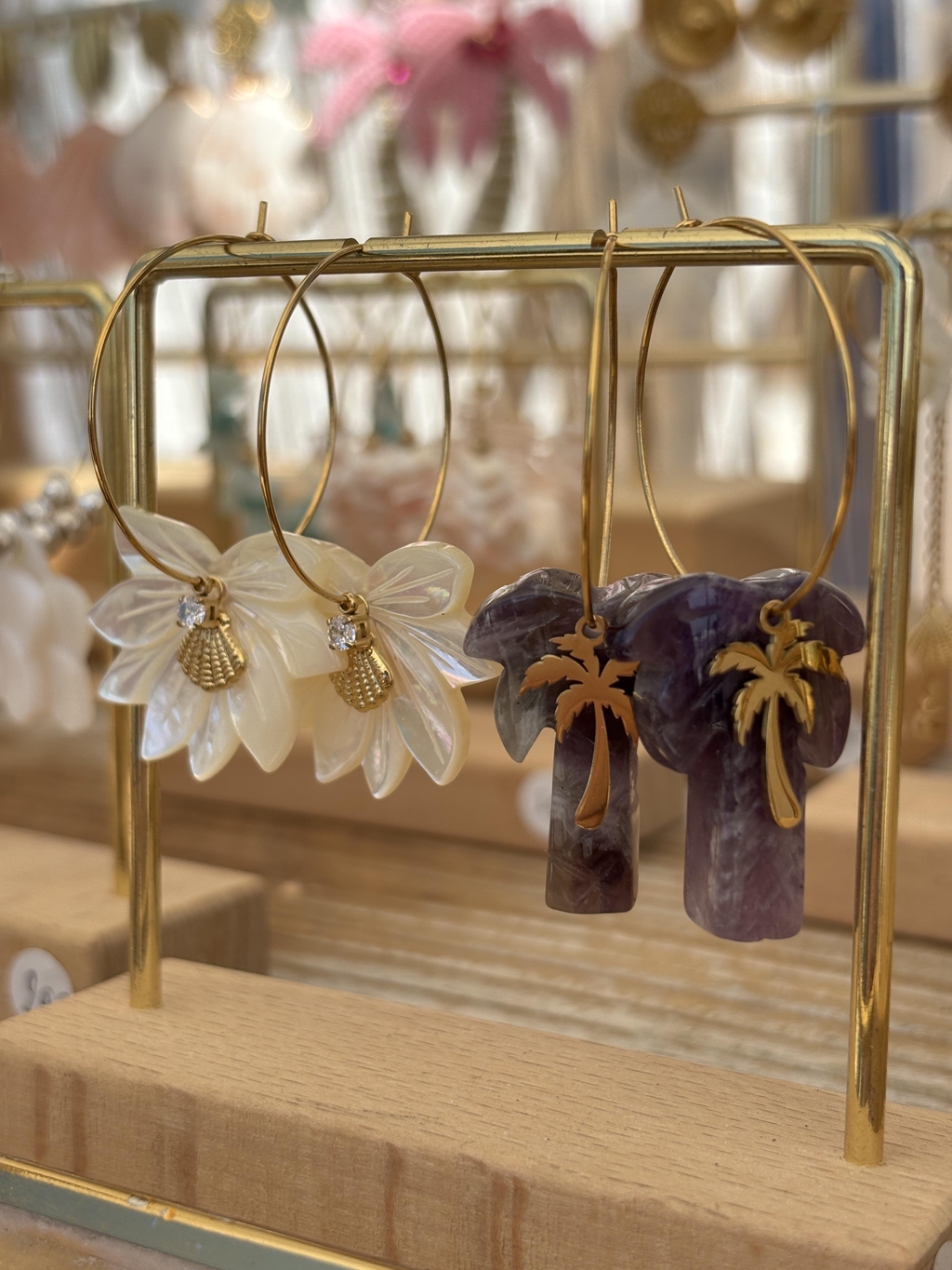 LES BOUCLES D’OREILLES
