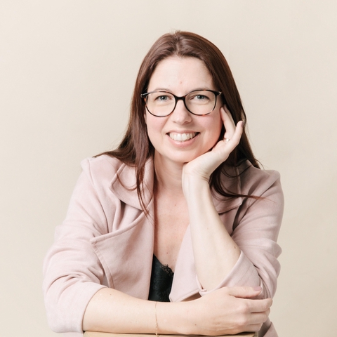 Sylvie RAGOU, Praticienne en hypnose SAJECE je vous propose des séances en MP3  rapides et accessibles.