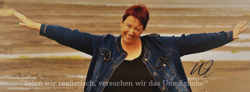 Der Weiberzirkel ist ein Zusammenschluss vieler talentierter Frauen und ihrer Angebote im Internet, aber auch im direkten Kontakt, in 1:1 Sitzungen, Begleitungen, Workshops und On- und Offline-Kursen. 

