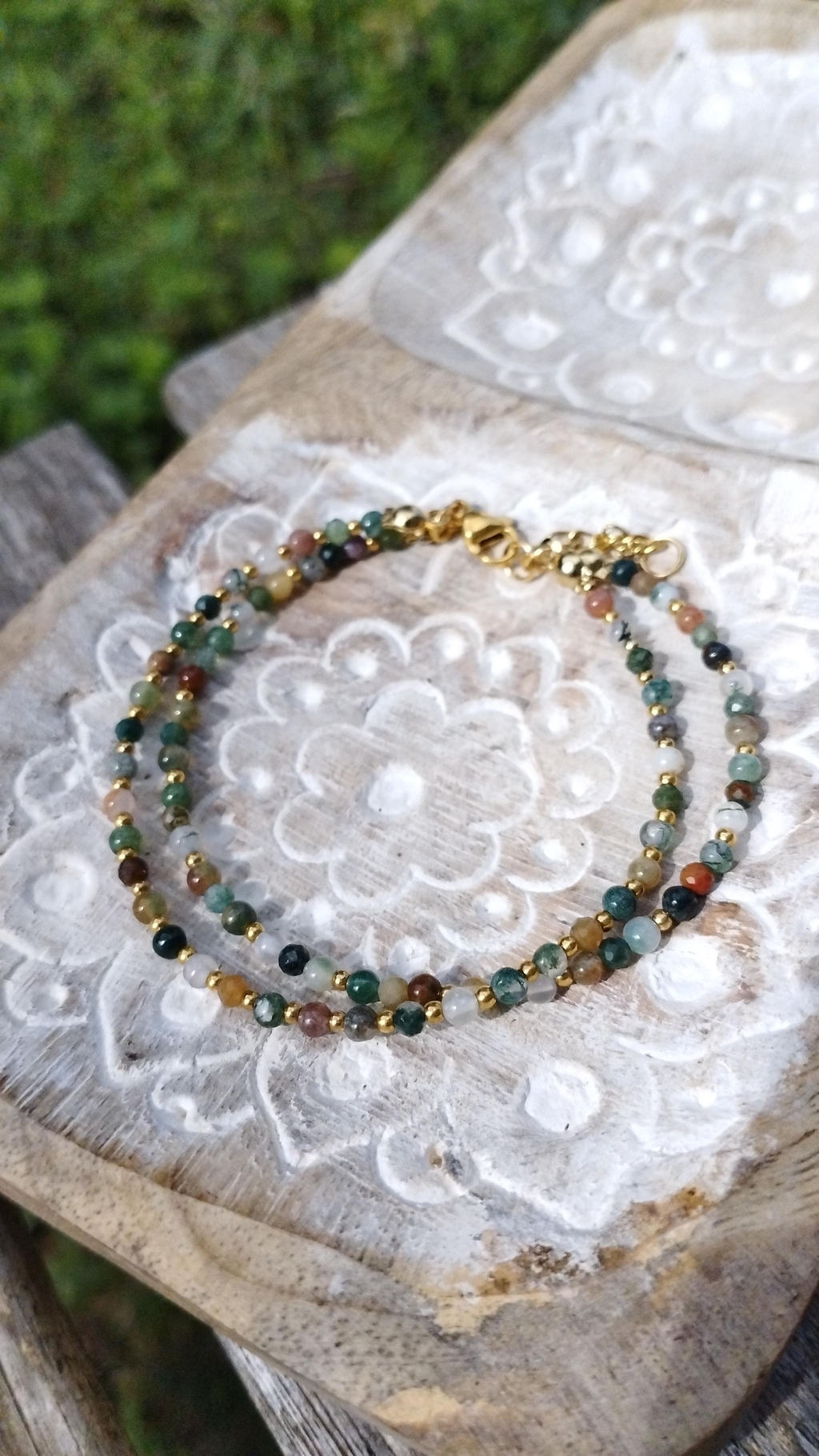 Bijoux en acier inoxydable et matières naturelles