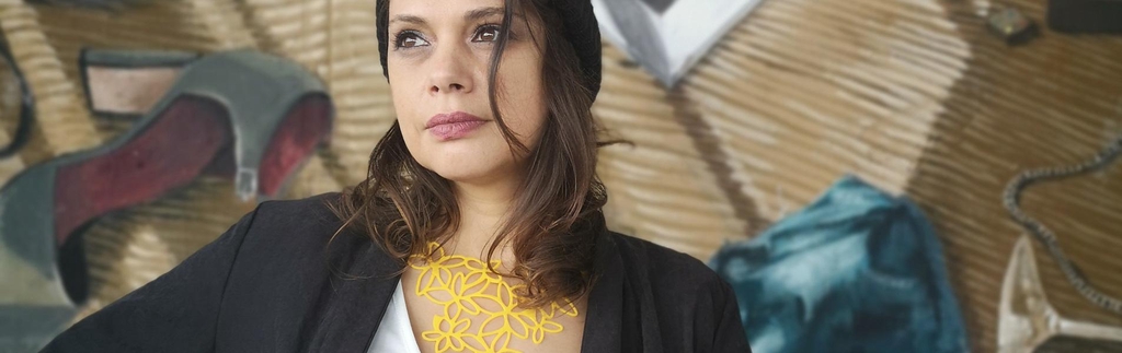 Sabe quanto pesa um Beija-Flor? Entre 2 a 16 gramas - tanto quanto as nossas jóias!