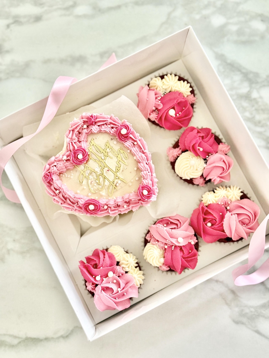 Heart Vintage Birthday Cake in chocolate, vanilla, red velvet, lemon flavours cupcakes 