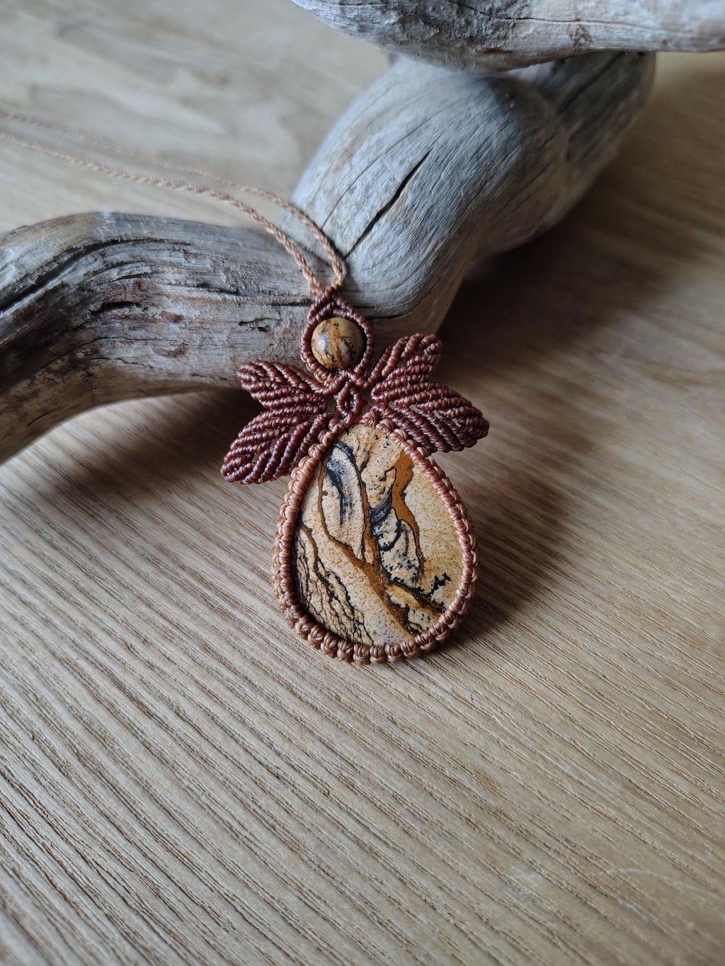 Collier feuilles en micro-macramé et Jaspe Paysage 