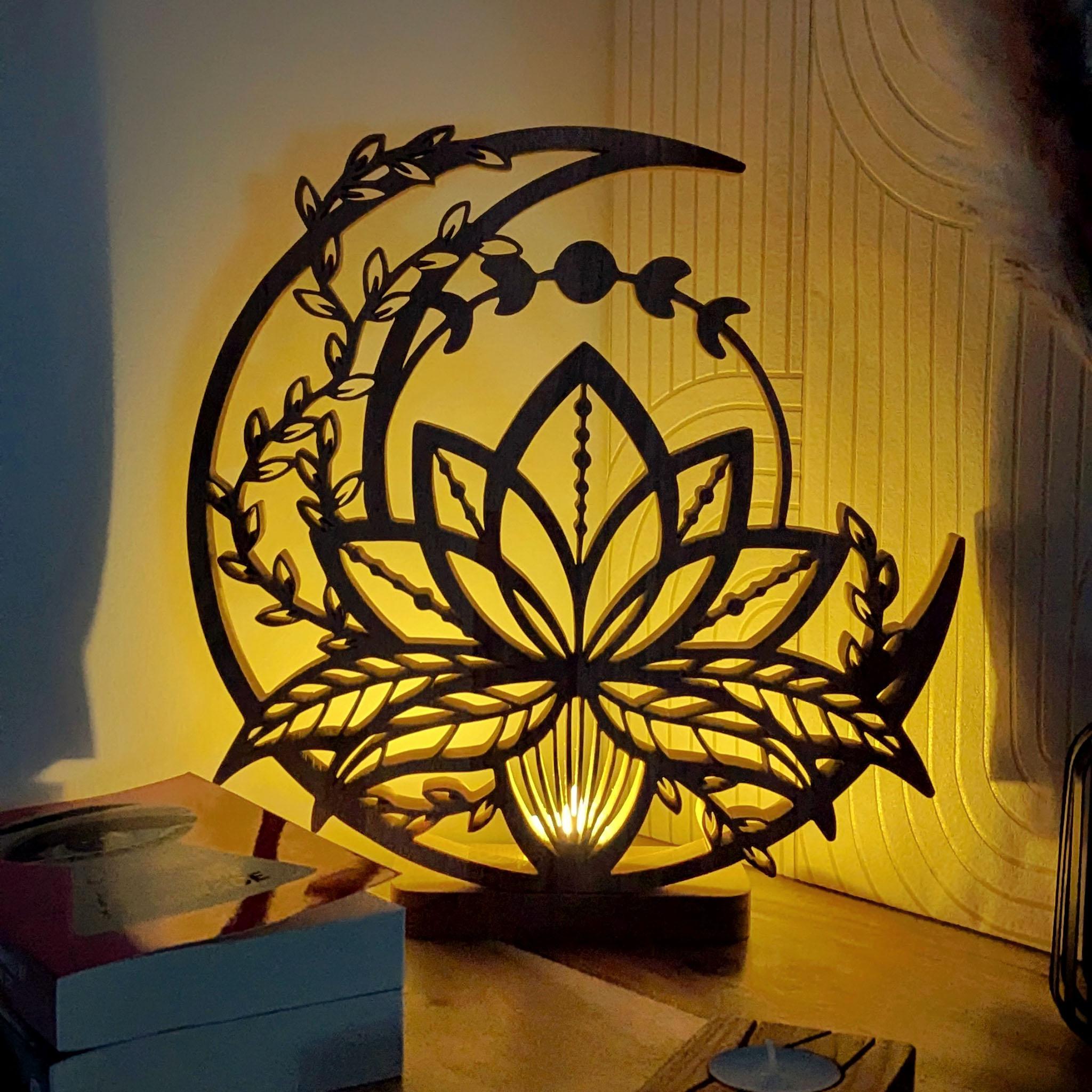 Fleur de lotus lumineuse réalisée main dans du bois massif par Nellio Bois