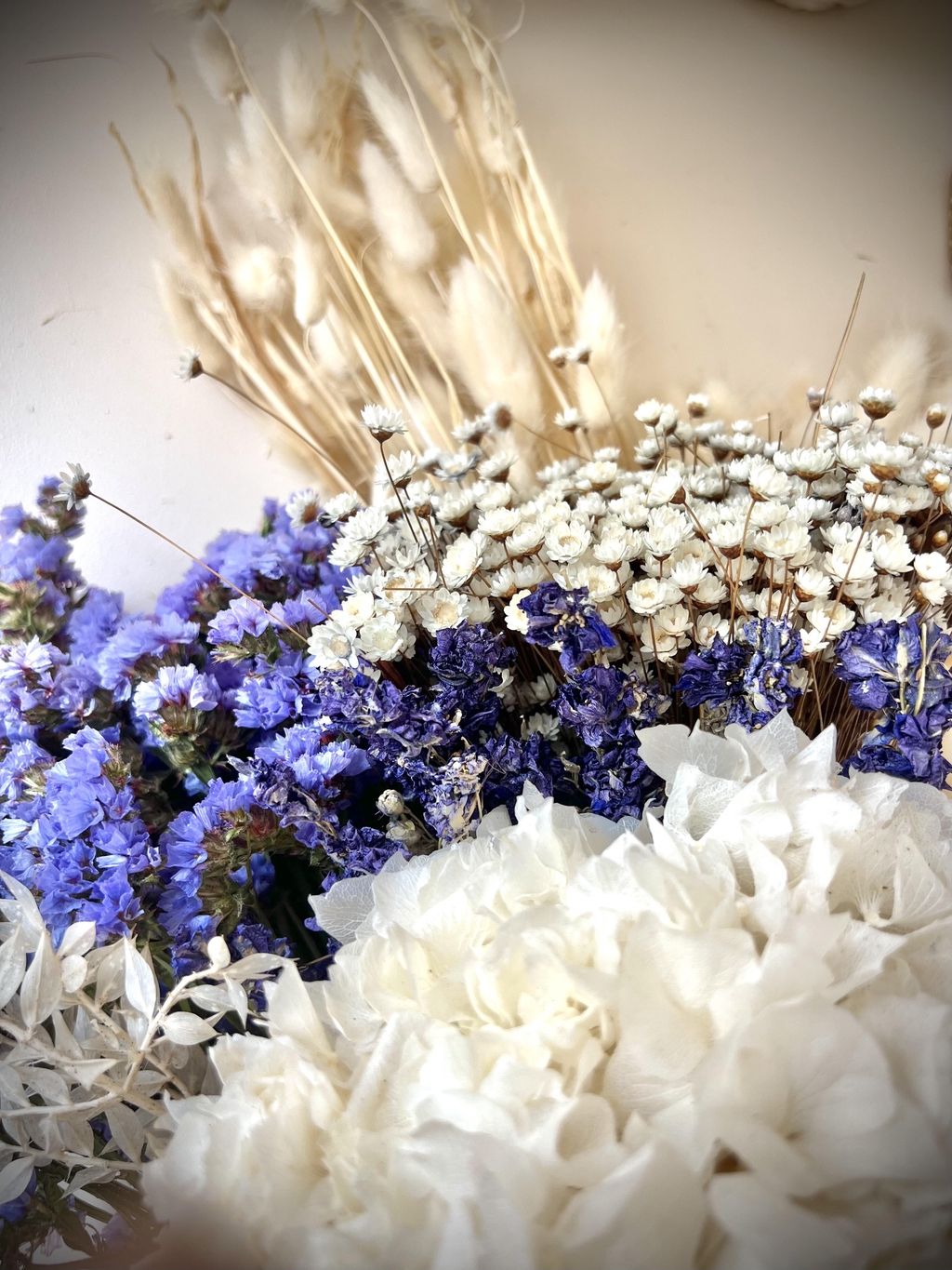 fleurs séchées bleues