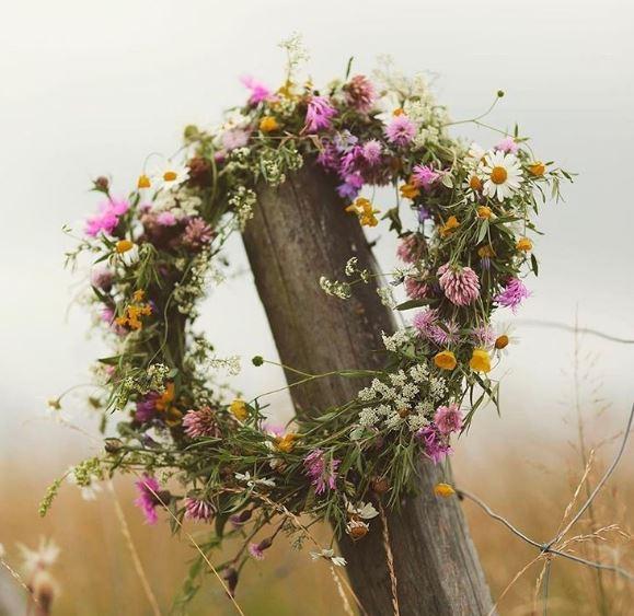 Brins de melisse, créations florales trouve son inspiration dans la nature de l'Ariège et les fleurs sauvages
