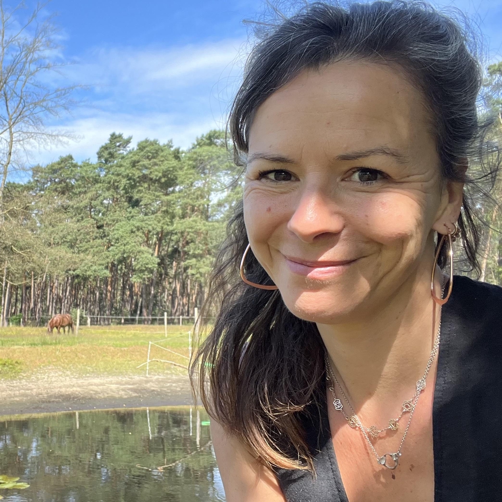 Wie is Sophie VH Lamoriniere - NLP Coach, TLT practitioner, hypnotherapeut achter InSuMa AudioScripts en Hypno.Terra.Fie