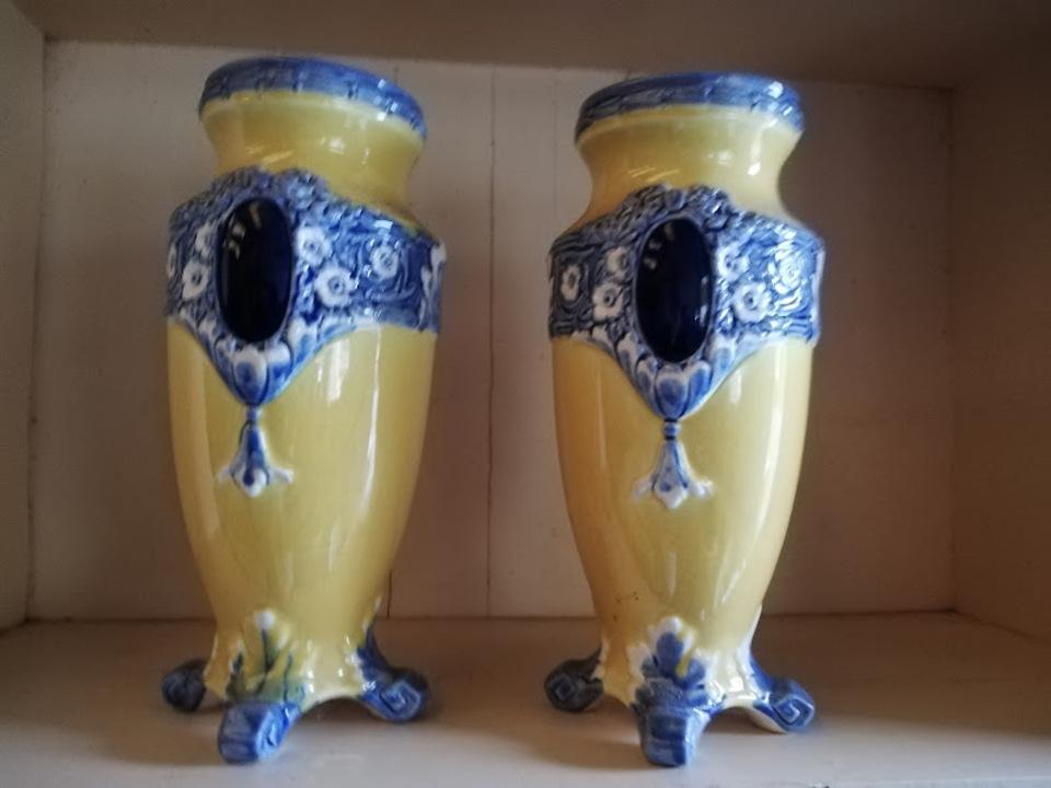 Paire de vases en barbotine

Fives de Lille